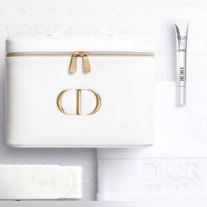 🌸 New Dior luxury beauty Travel Set with Vanity Case 🌸